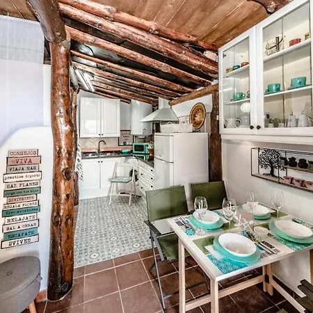 La Casita Del Arbol Blanco Bubion